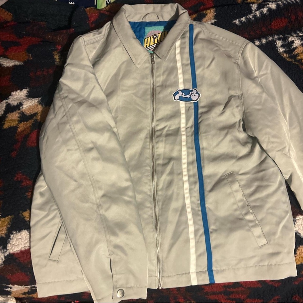 Gray Bomber Jacket with Blue Zipper and Sporty Design